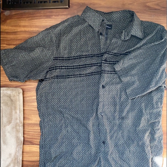 Button up - Picture 5 of 5